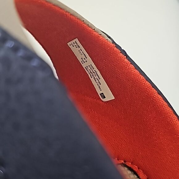 Boys Reefs flip flops size 2 - Picture 4 of 9